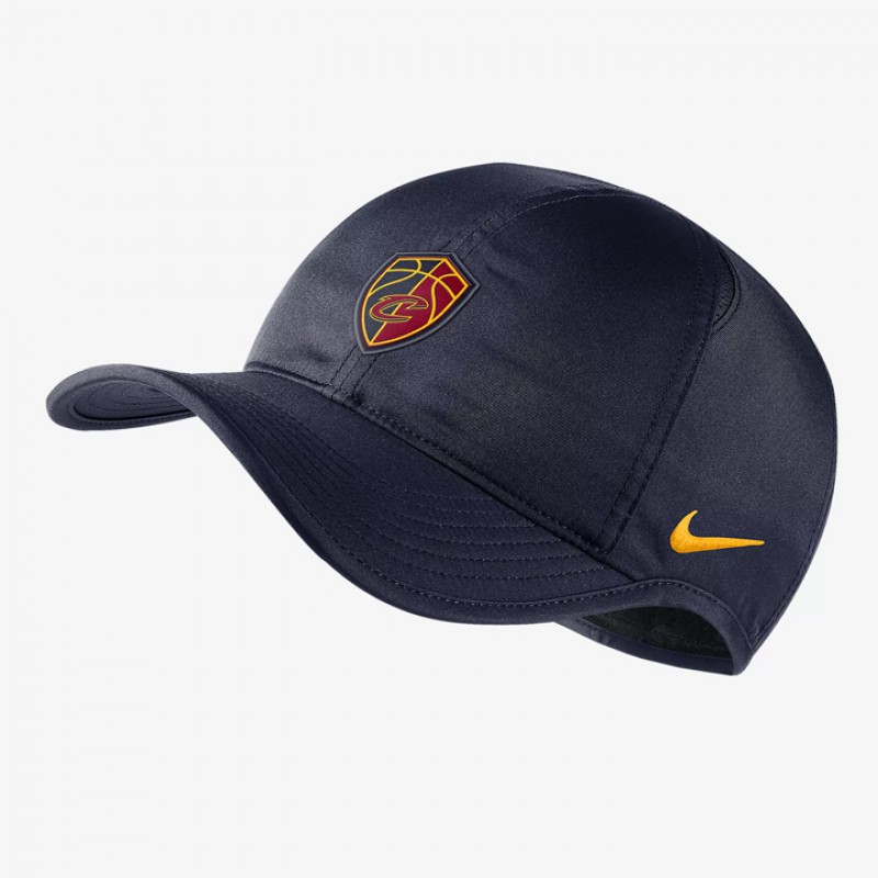 AKSESORIS BASKET NIKE Cleveland Cavaliers Nike AeroBill Featherlight Hat