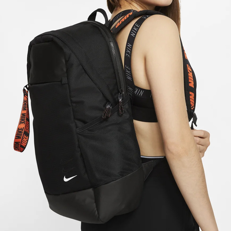 TAS SNEAKERS NIKE Sportswear Essentials Backpack