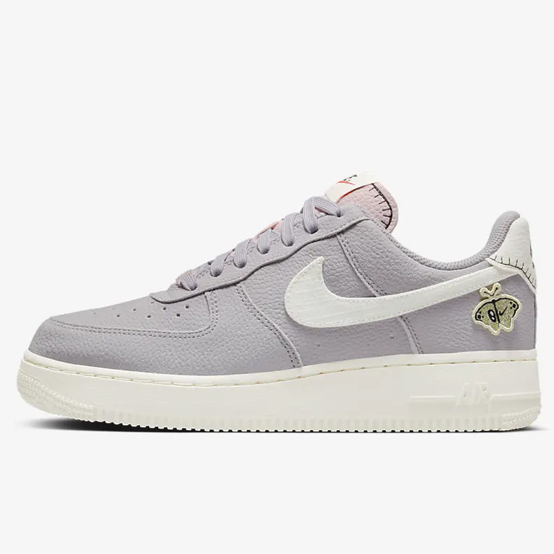 SEPATU SNEAKERS NIKE Wmns Air Force 1 '07 SE