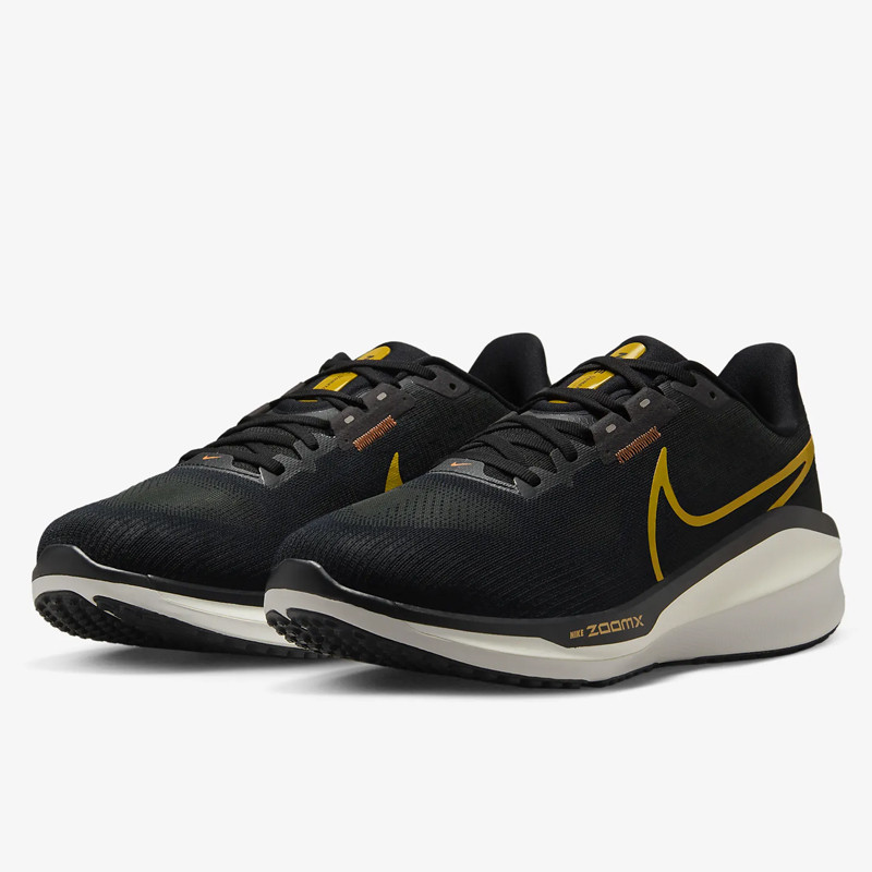 SEPATU LARI NIKE Air Zoom Vomero 17