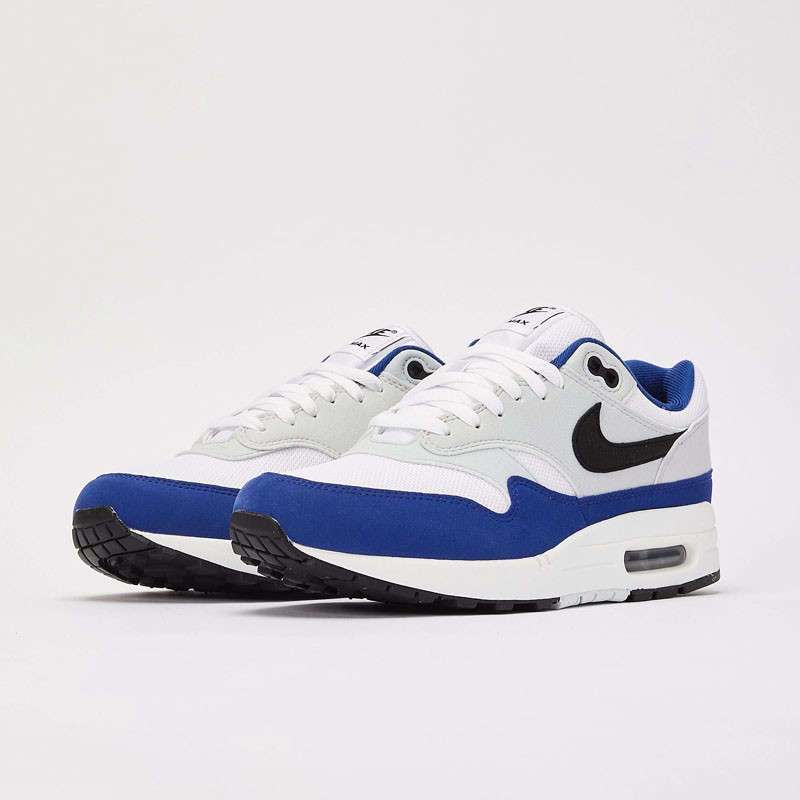 SEPATU SNEAKERS NIKE AIR MAX 1