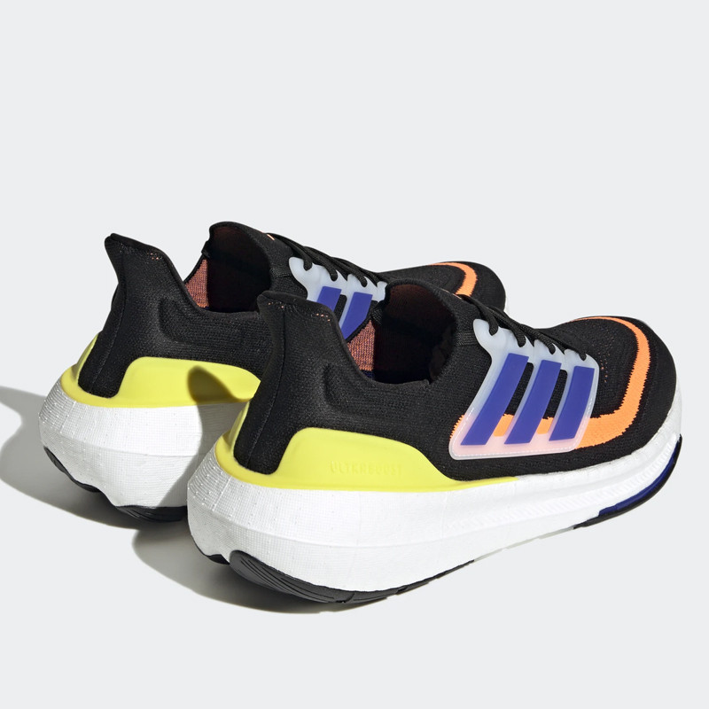 SEPATU LARI ADIDAS ULTRABOOST LIGHT