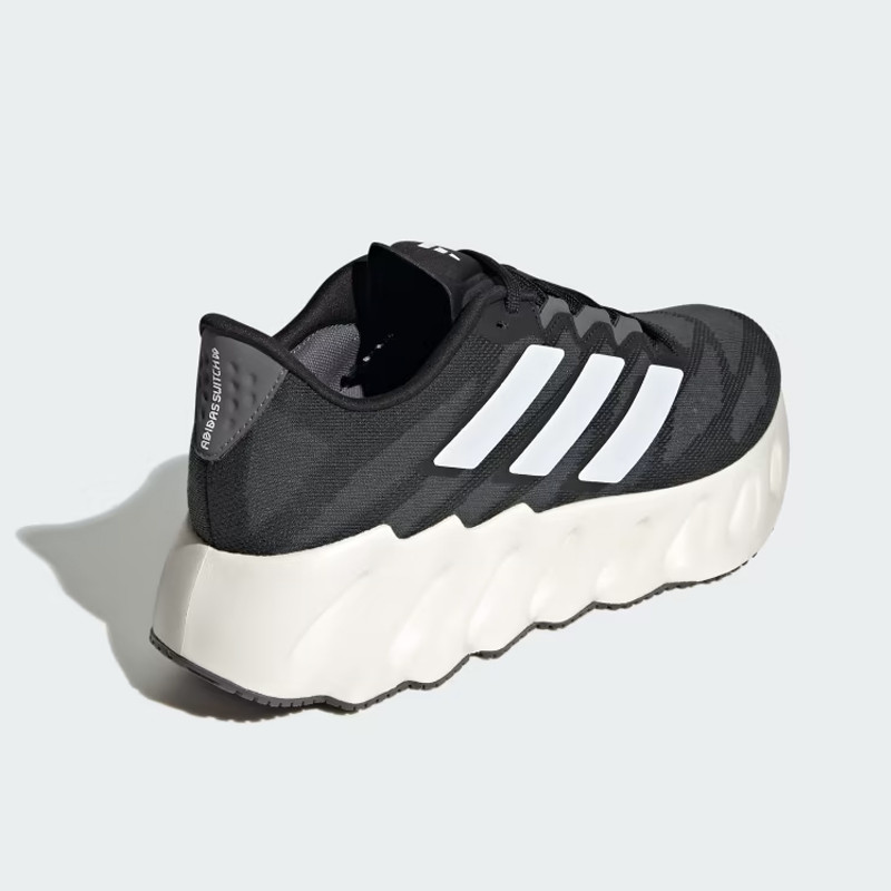 SEPATU LARI ADIDAS wmns SWITCH FWD