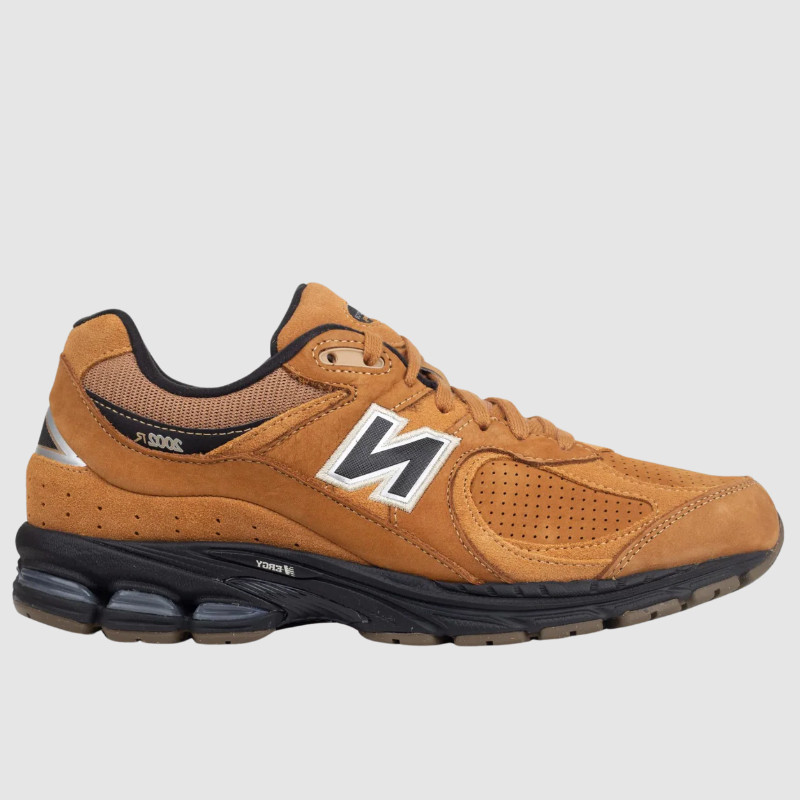 SEPATU SNEAKERS NEW BALANCE 2002R