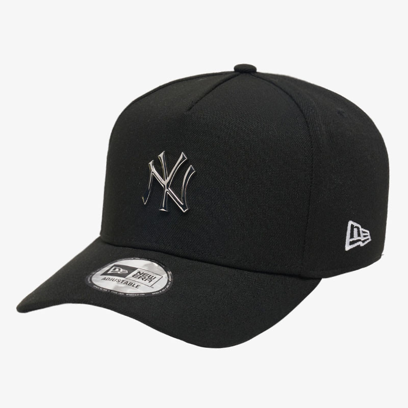 AKSESORIS SNEAKERS NEW ERA New York Yankees 940 K-Frame Metal Badge Cap