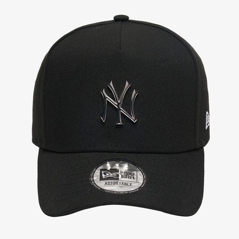AKSESORIS SNEAKERS NEW ERA New York Yankees 940 K-Frame Metal Badge Cap